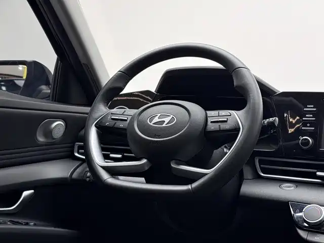 Hyundai Elantra — фото 11