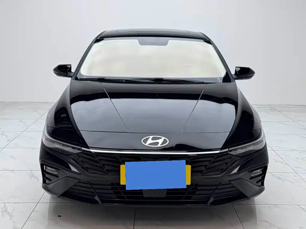 Hyundai Elantra — фото 5