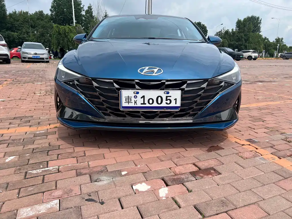 Hyundai Elantra — фото 2
