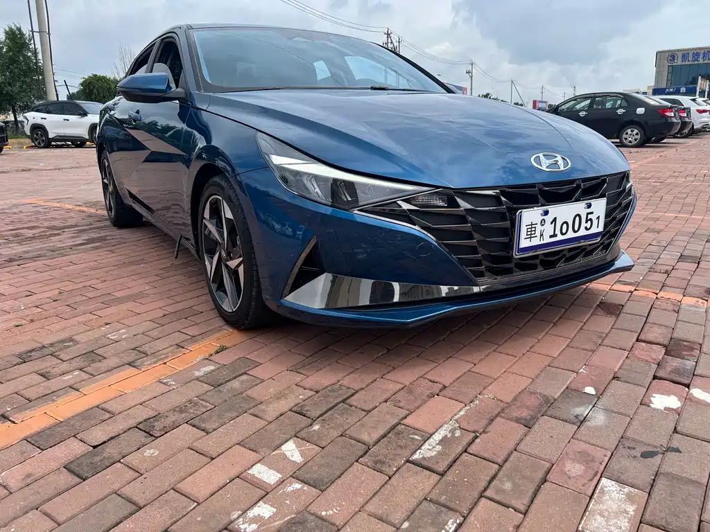 Hyundai Elantra — фото 3
