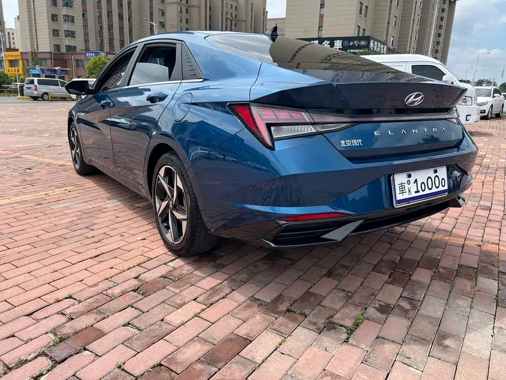 Hyundai Elantra — фото 4