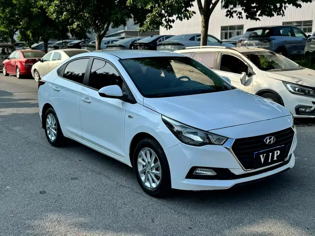 Hyundai Verna — фото 3
