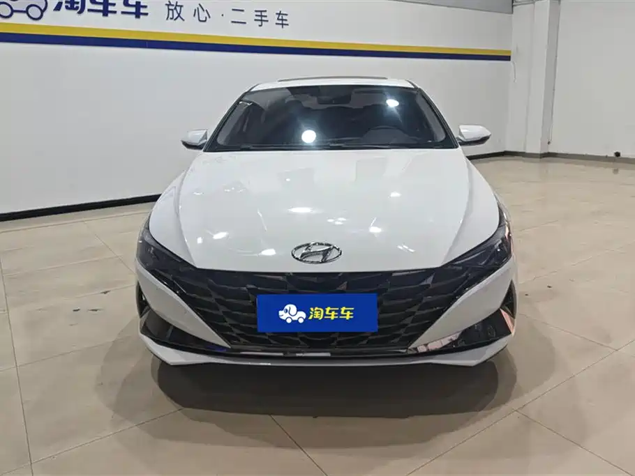 Hyundai Elantra — фото 2
