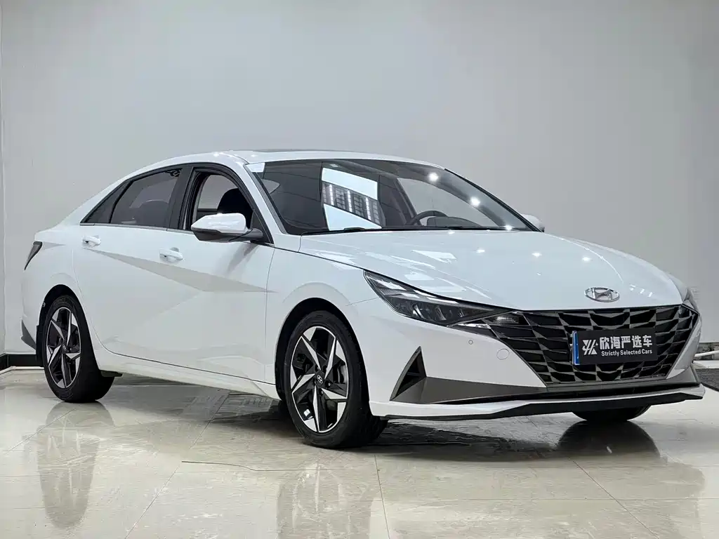 Hyundai Elantra — фото 3