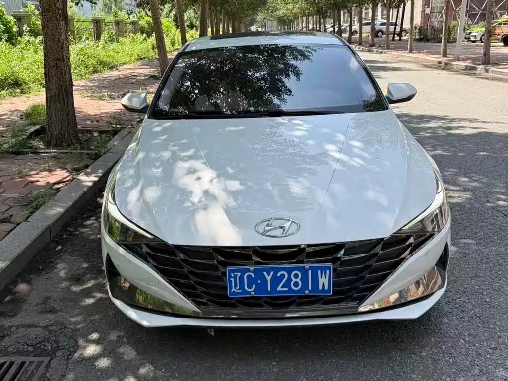 Hyundai Elantra — фото 2