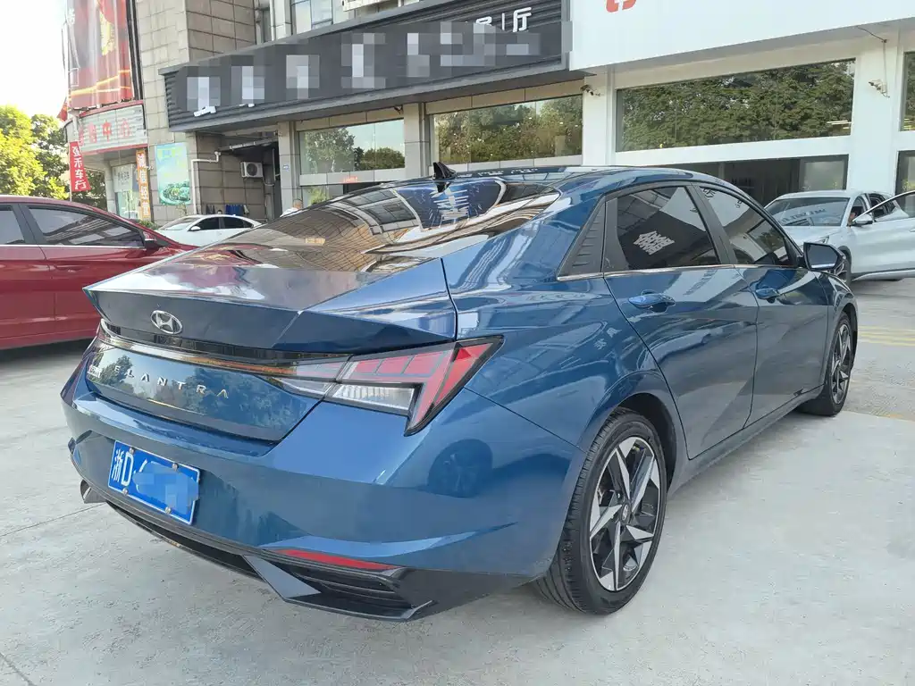 Hyundai Elantra — фото 4