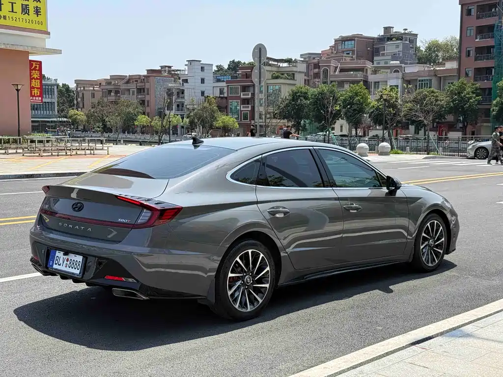 Hyundai Sonata — фото 7