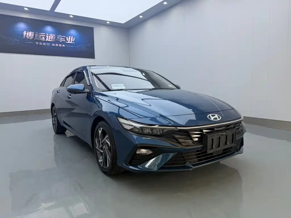 Hyundai Elantra — фото 3