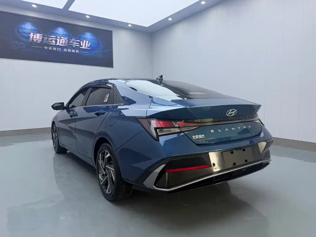 Hyundai Elantra — фото 4