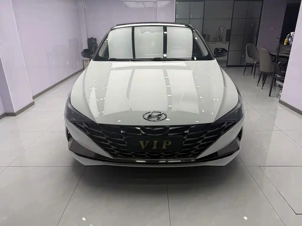 Hyundai Elantra — фото 2