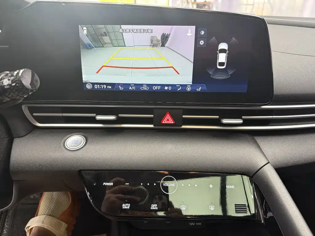 Hyundai Elantra — фото 13