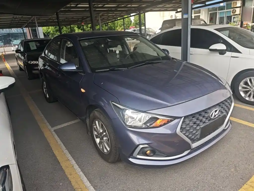 Hyundai Elantra — фото 4