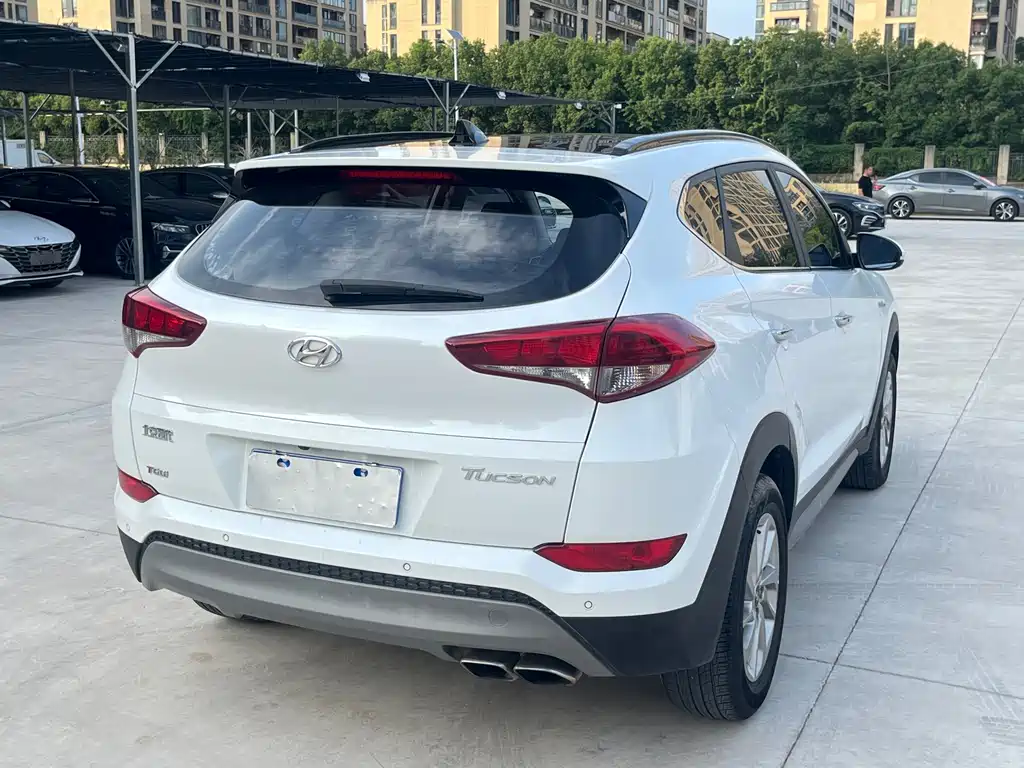 Hyundai Tucson — фото 5
