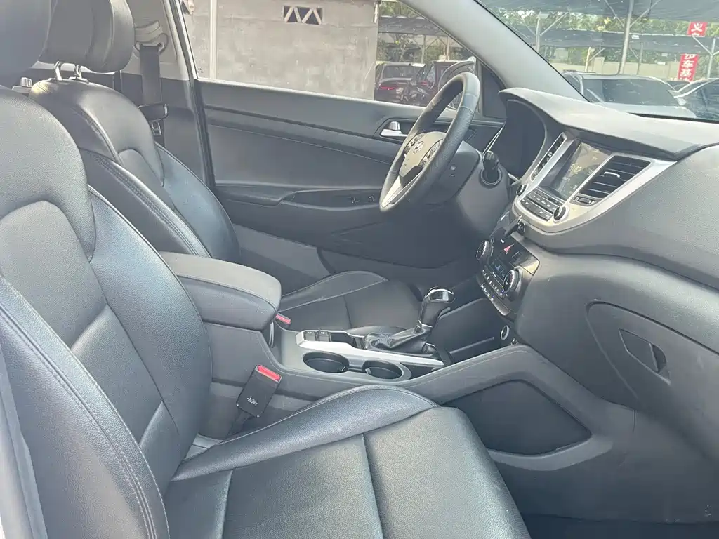 Hyundai Tucson — фото 8