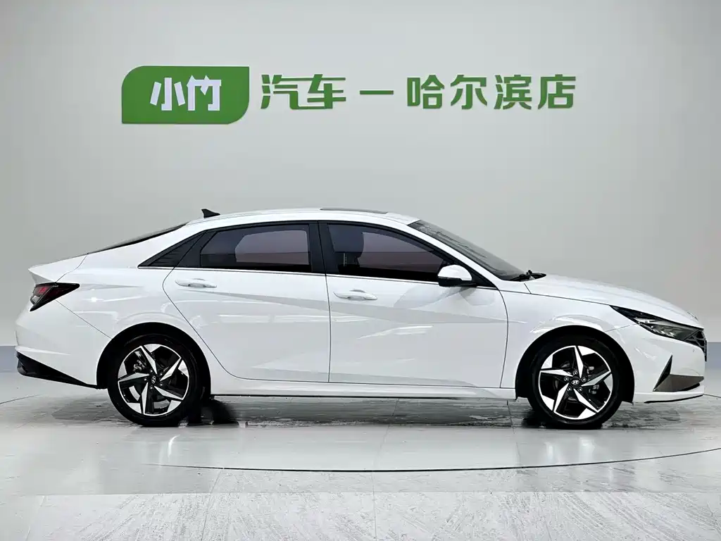 Hyundai Elantra — фото 4