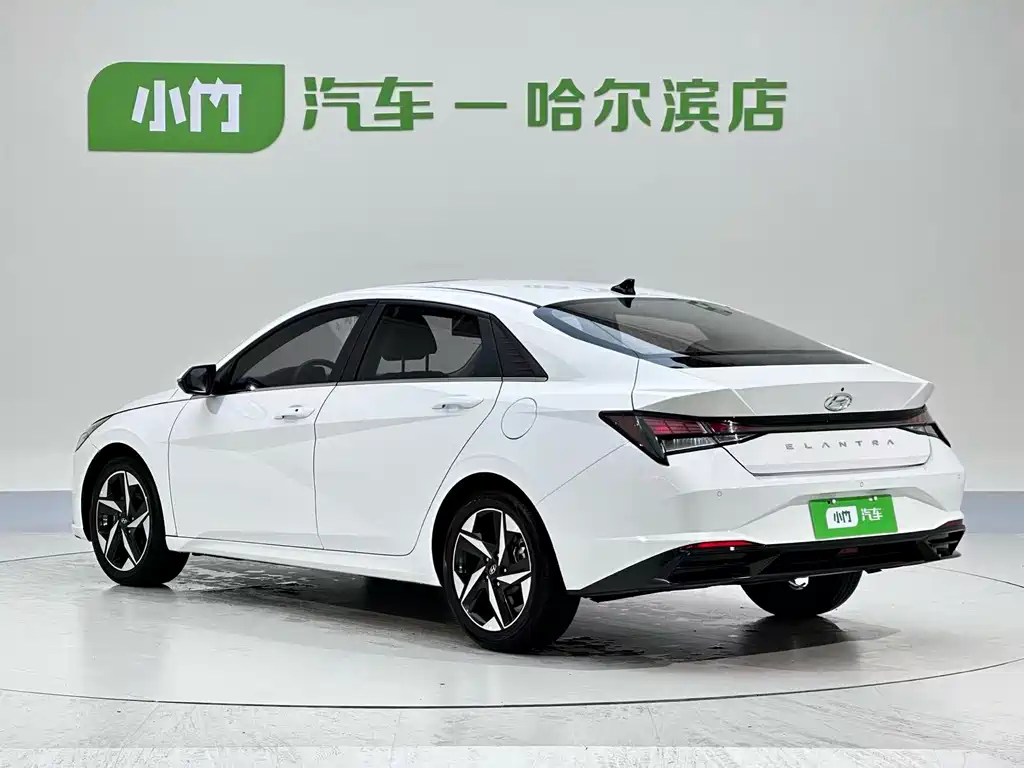 Hyundai Elantra — фото 7