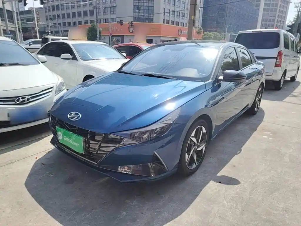 Hyundai Elantra — фото 2