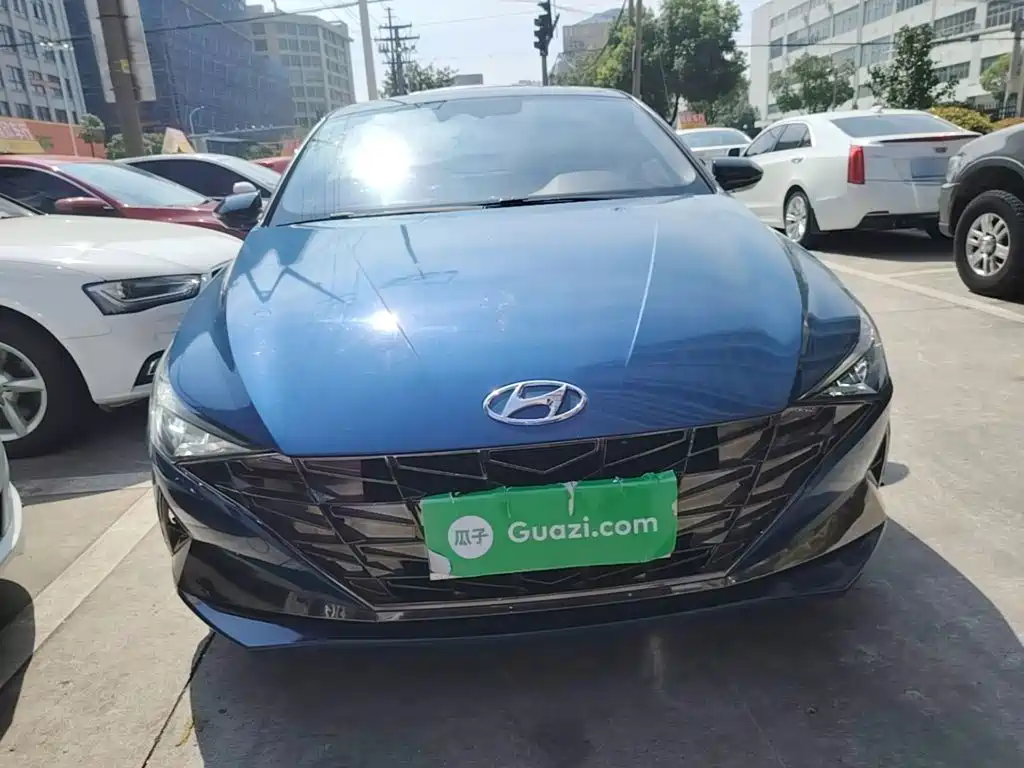 Hyundai Elantra — фото 3