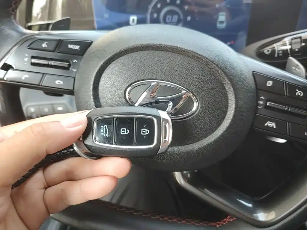 Hyundai Elantra — фото 9