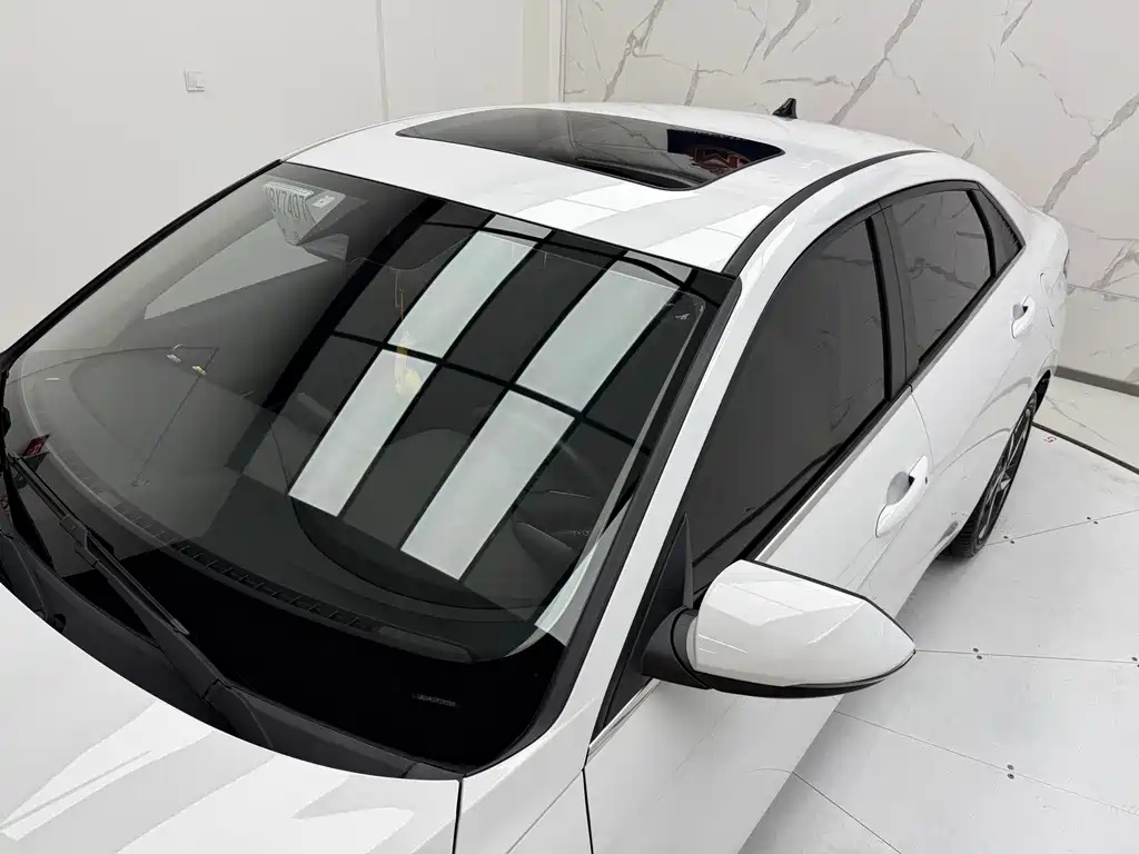 Hyundai Elantra — фото 7