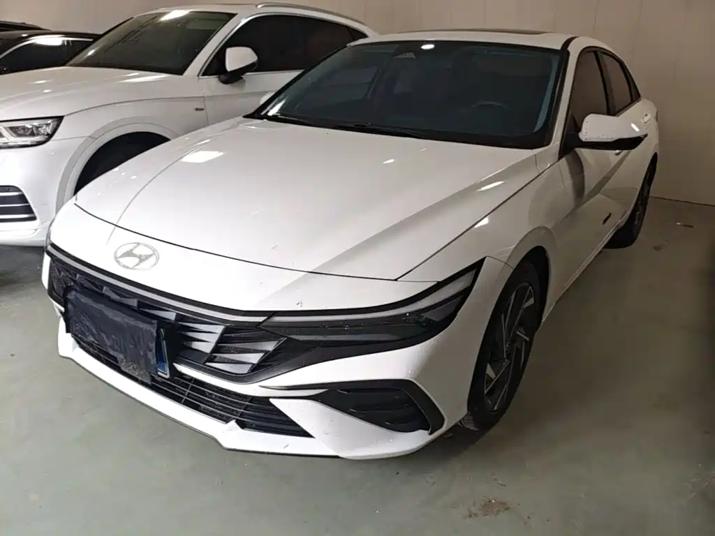 Hyundai Elantra — фото 2
