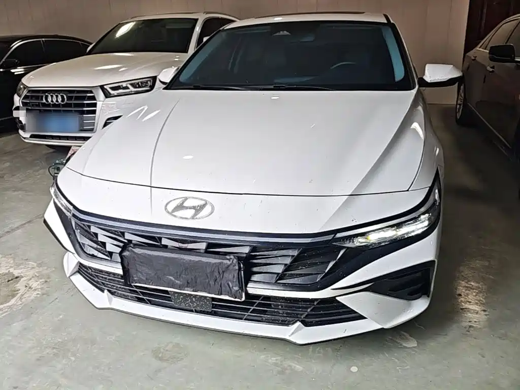 Hyundai Elantra — фото 3