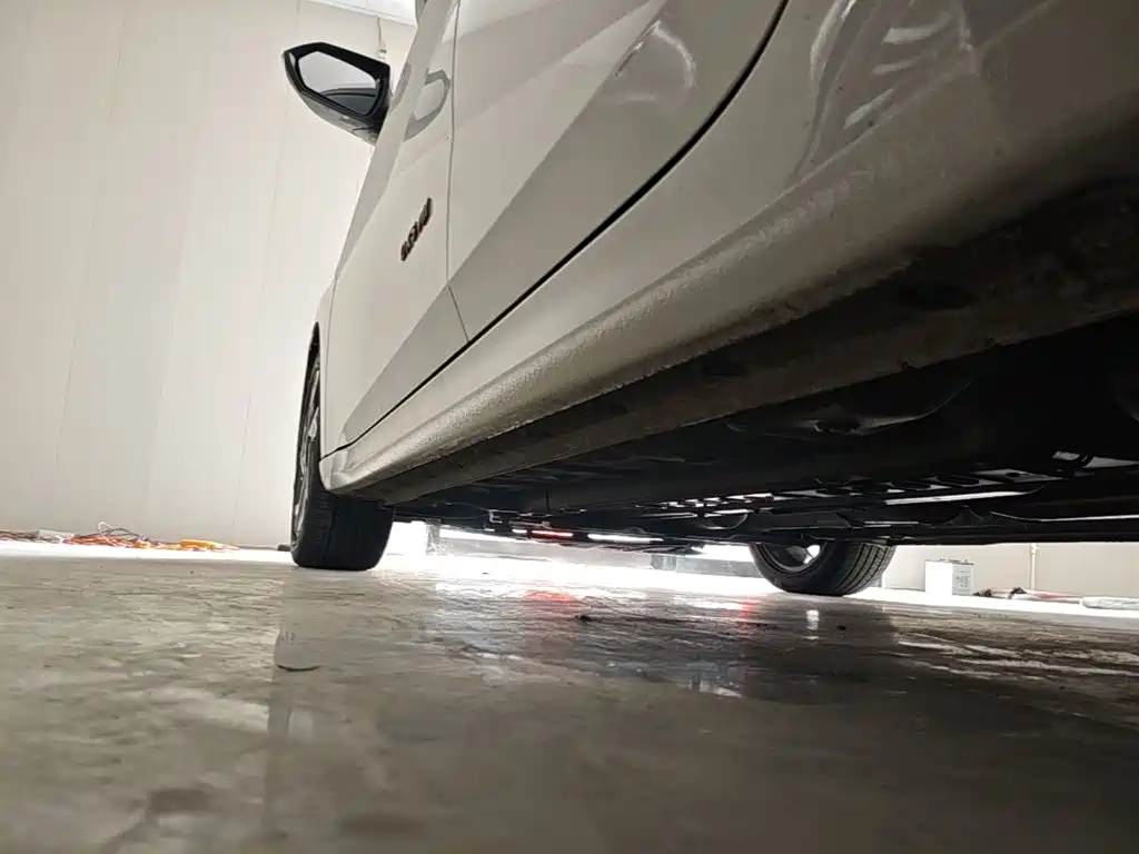 Hyundai Elantra — фото 21