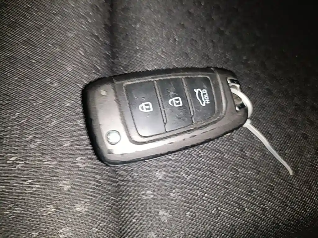 Hyundai Elantra — фото 9