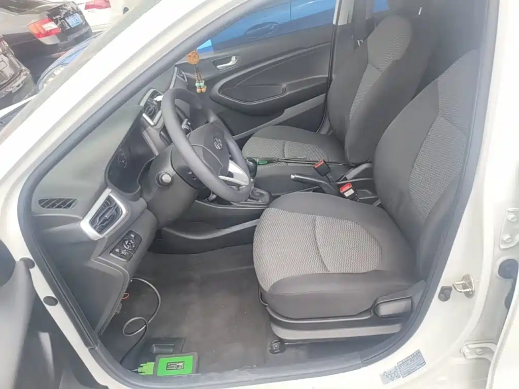 Hyundai Verna — фото 15