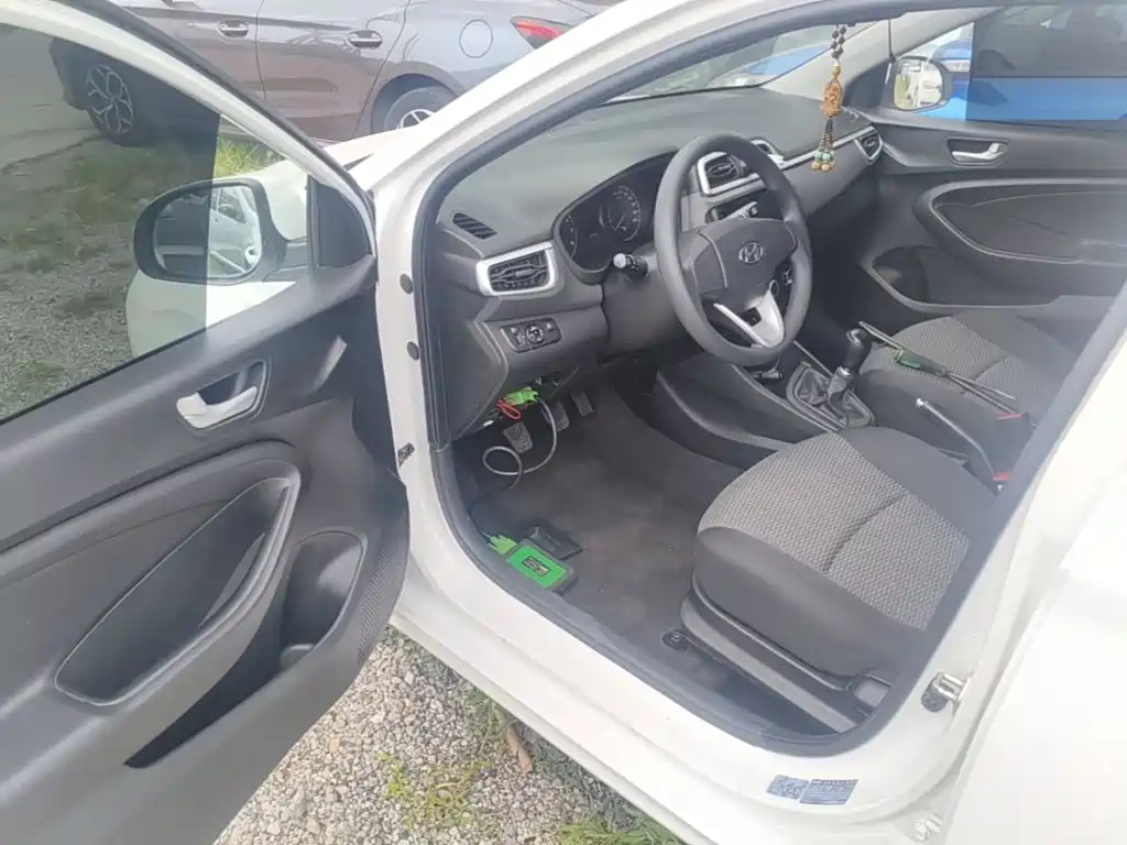 Hyundai Verna — фото 16