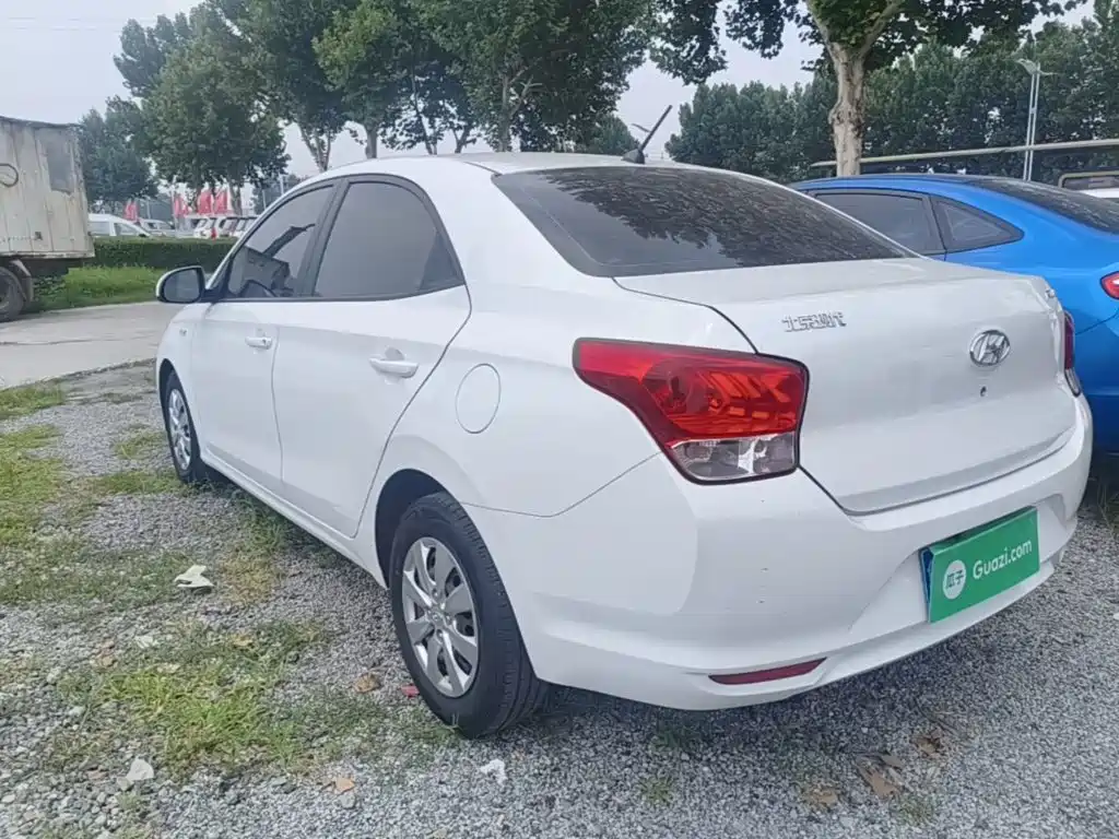 Hyundai Verna — фото 5