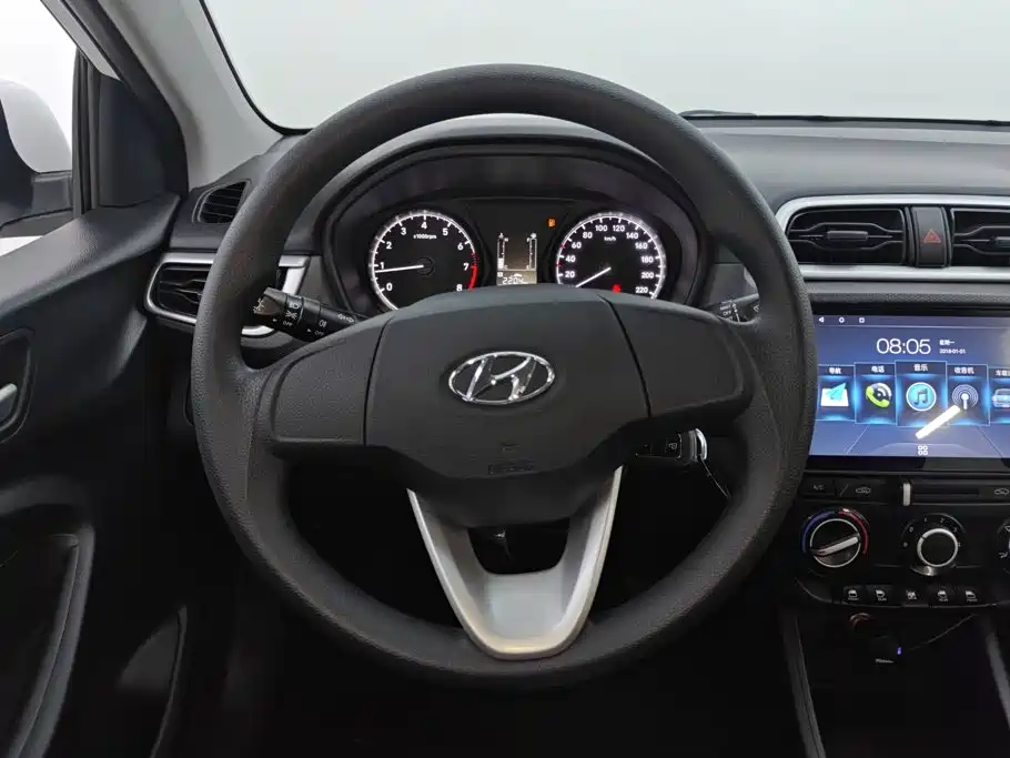 Hyundai Verna — фото 14