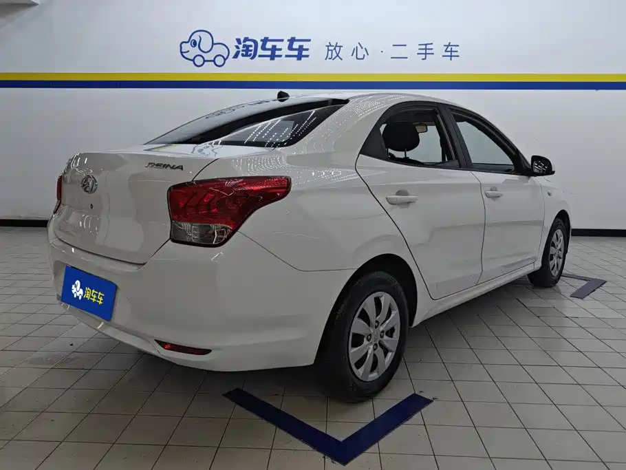Hyundai Verna — фото 3
