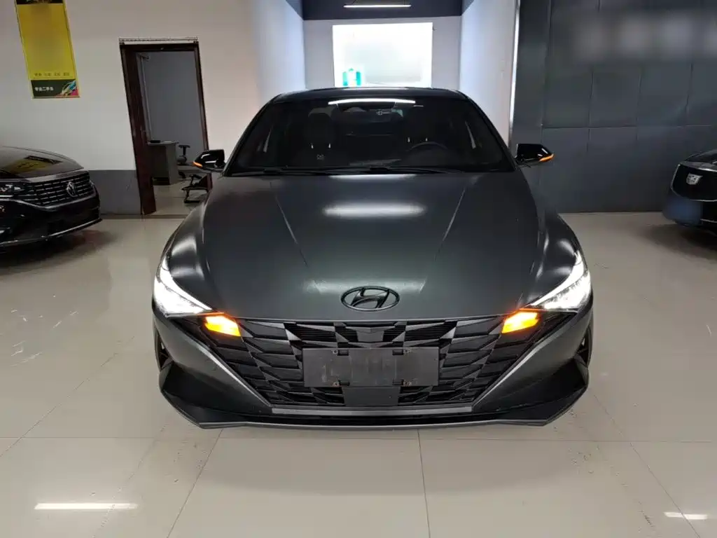 Hyundai Elantra — фото 3