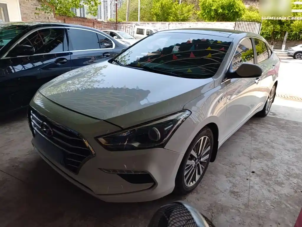 Hyundai Mistra — фото 2