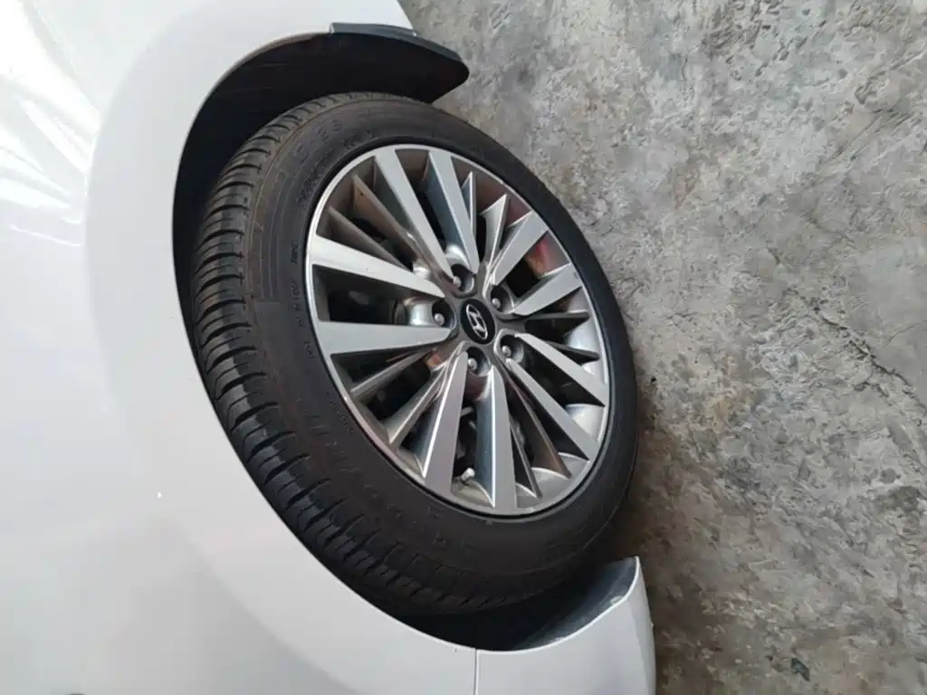 Hyundai Mistra — фото 23