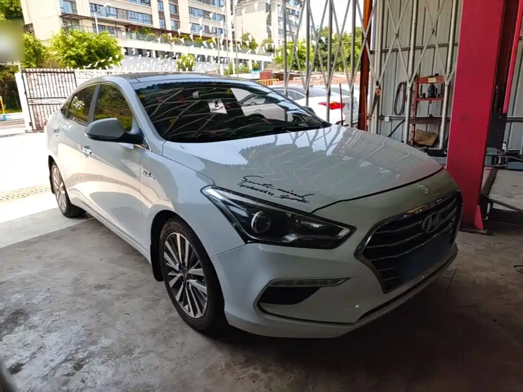 Hyundai Mistra — фото 4