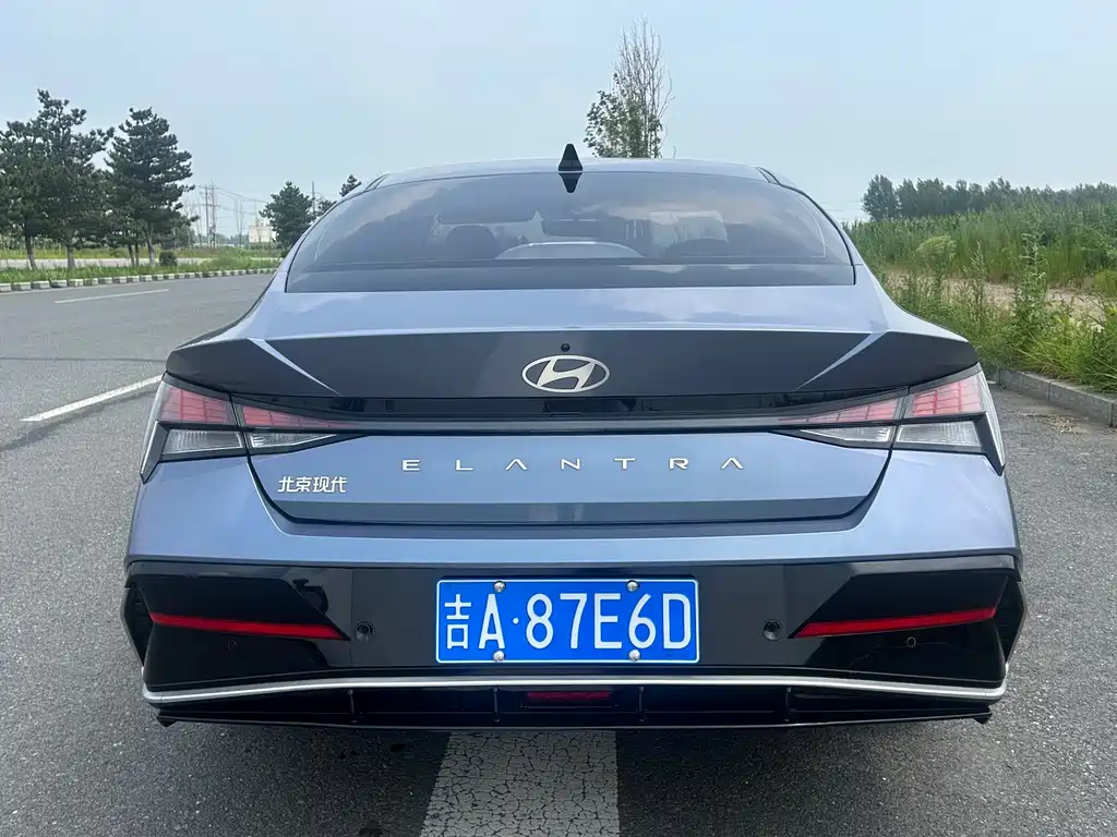 Hyundai Elantra — фото 5