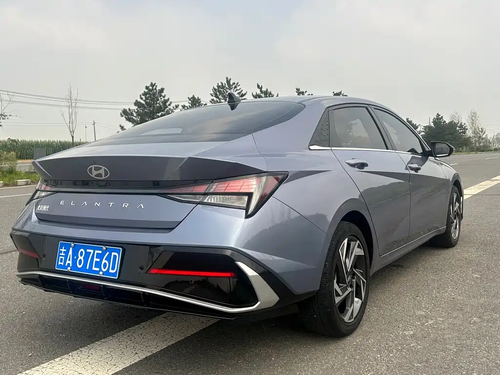 Hyundai Elantra — фото 6