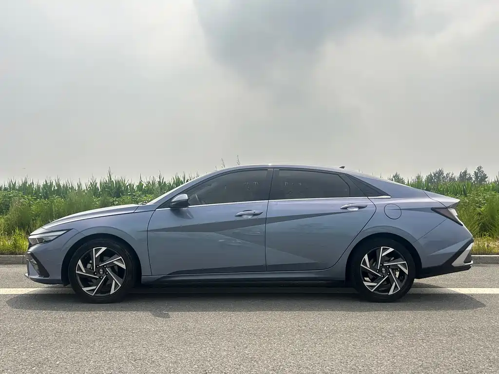 Hyundai Elantra — фото 7