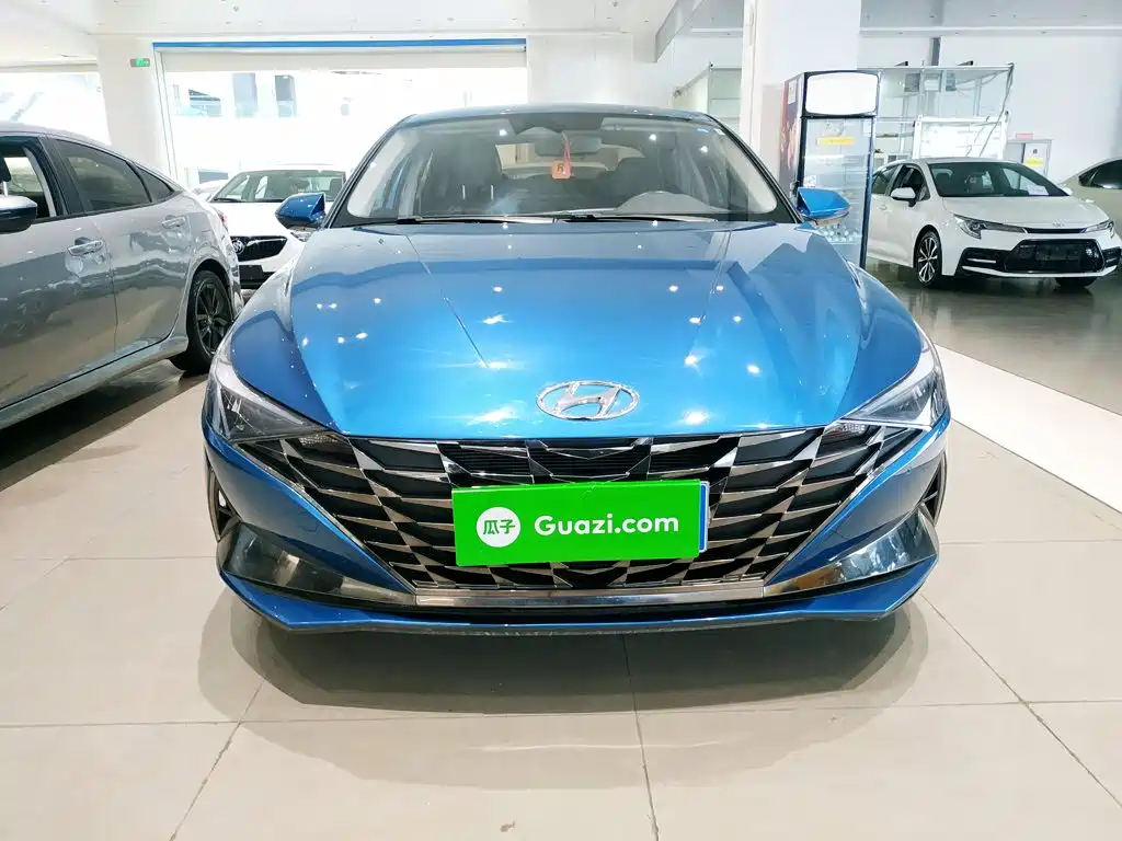 Hyundai Elantra — фото 3