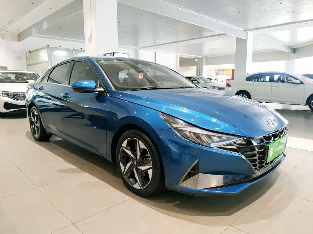 Hyundai Elantra — фото 4