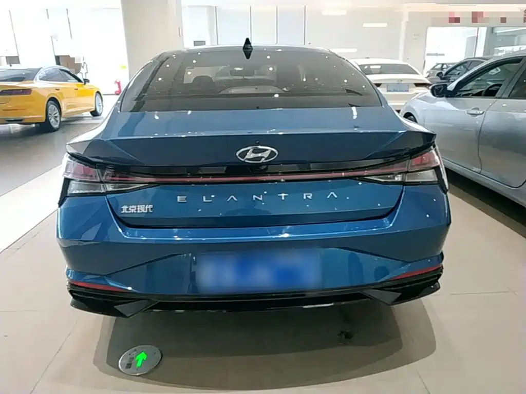 Hyundai Elantra — фото 6