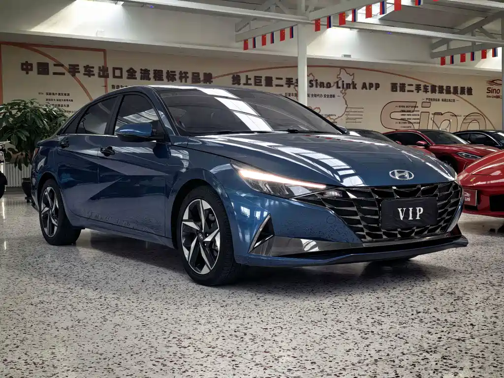 Hyundai Elantra — фото 3