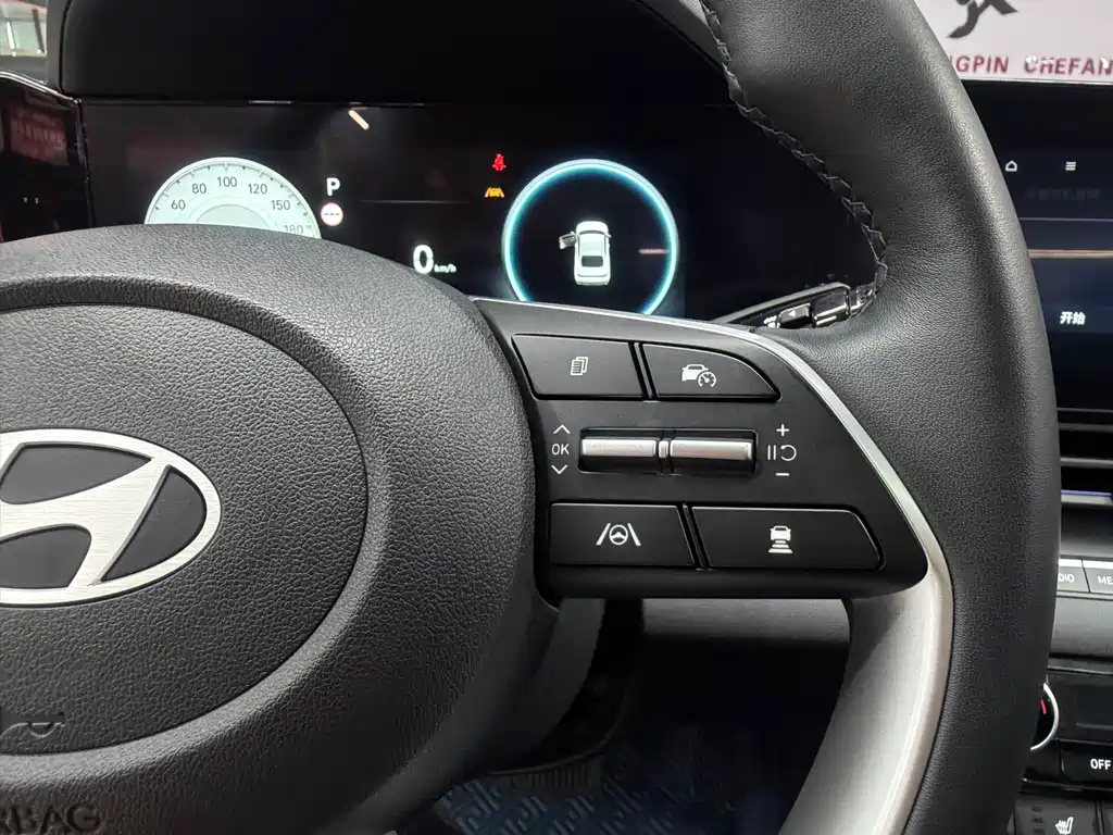 Hyundai Elantra — фото 9