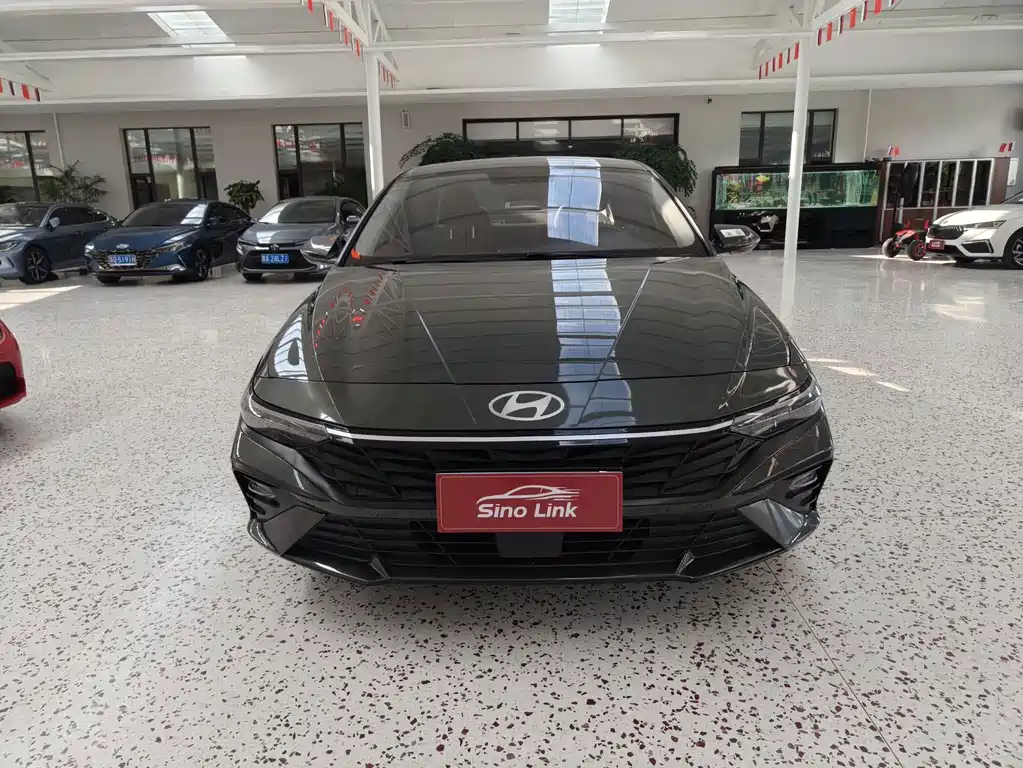Hyundai Elantra — фото 2