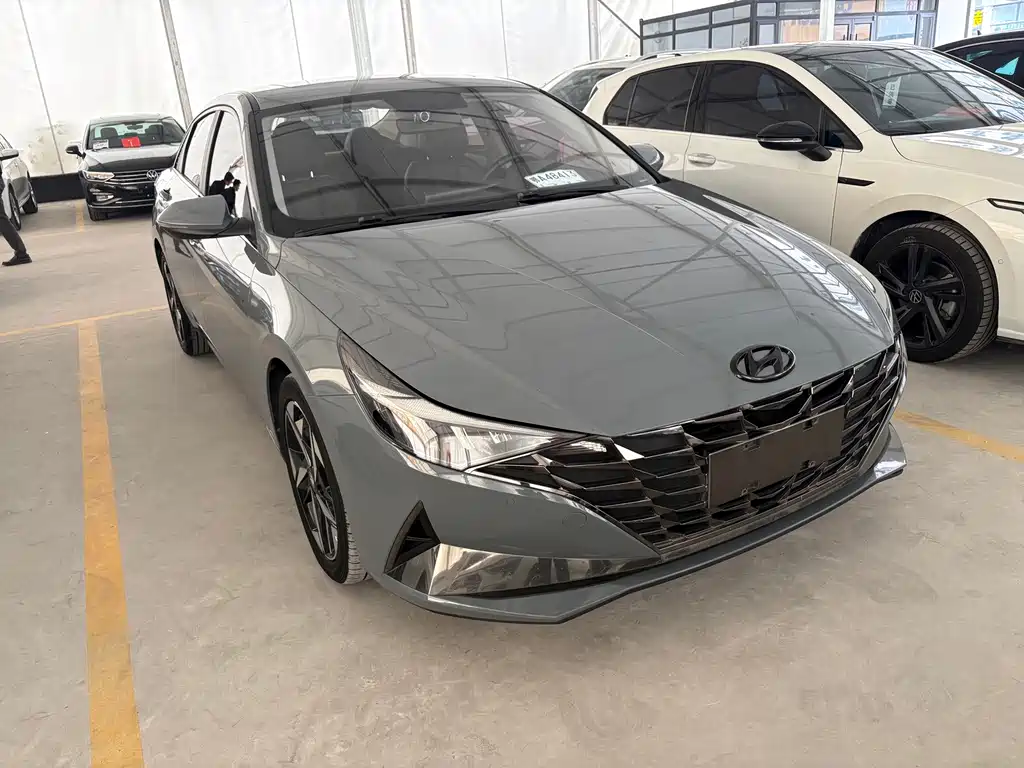 Hyundai Elantra — фото 3