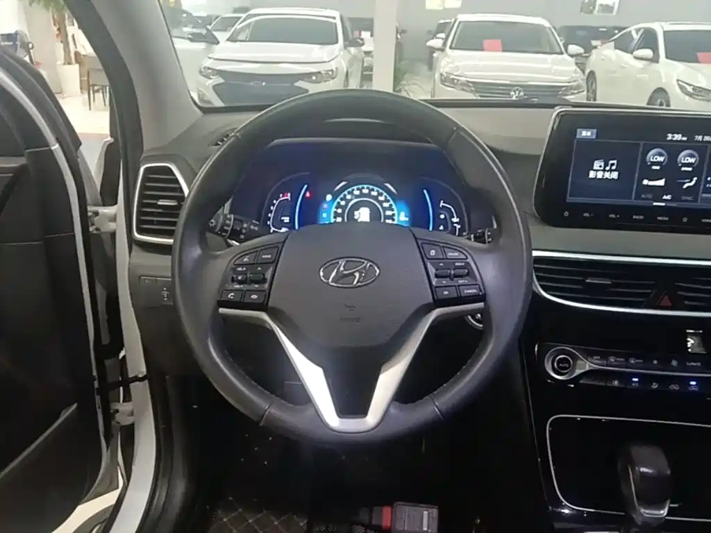 Hyundai Tucson — фото 11