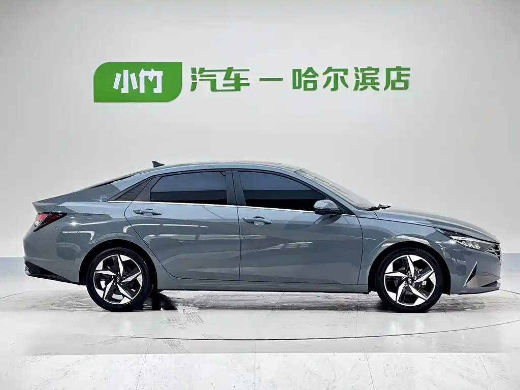 Hyundai Elantra — фото 7