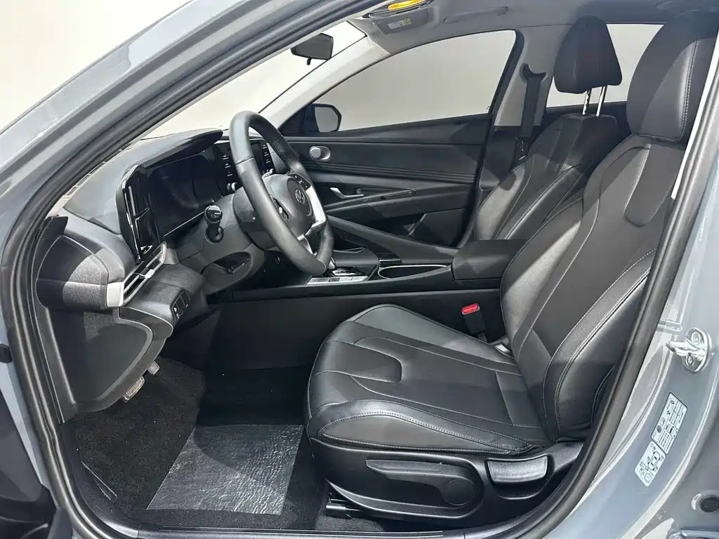 Hyundai Elantra — фото 9